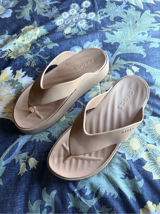 CROCS Shoes - CROCS Women's Beige Platform Thong Sandals